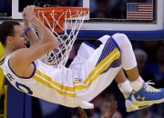 开云体育-赛道与球场，当克莱在F1街道赛接管，新疆队在NBA绝杀森林狼