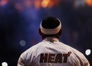 开云体育中国官网-意甲焦点战之夜，哈利伯顿关键战不手软，书写绿茵传奇