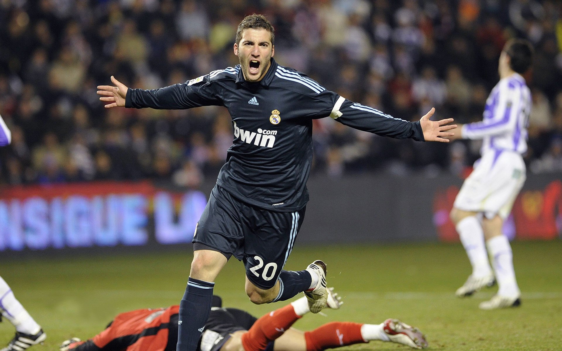 双城记,格纳布里闪耀亚平宁,红军铁幕封锁马德里