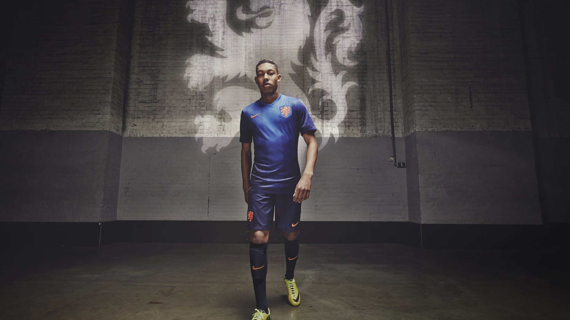 跨越时空的决胜者，从广东压哨绝杀到德罗赞德甲封神，体育精神的无界共鸣