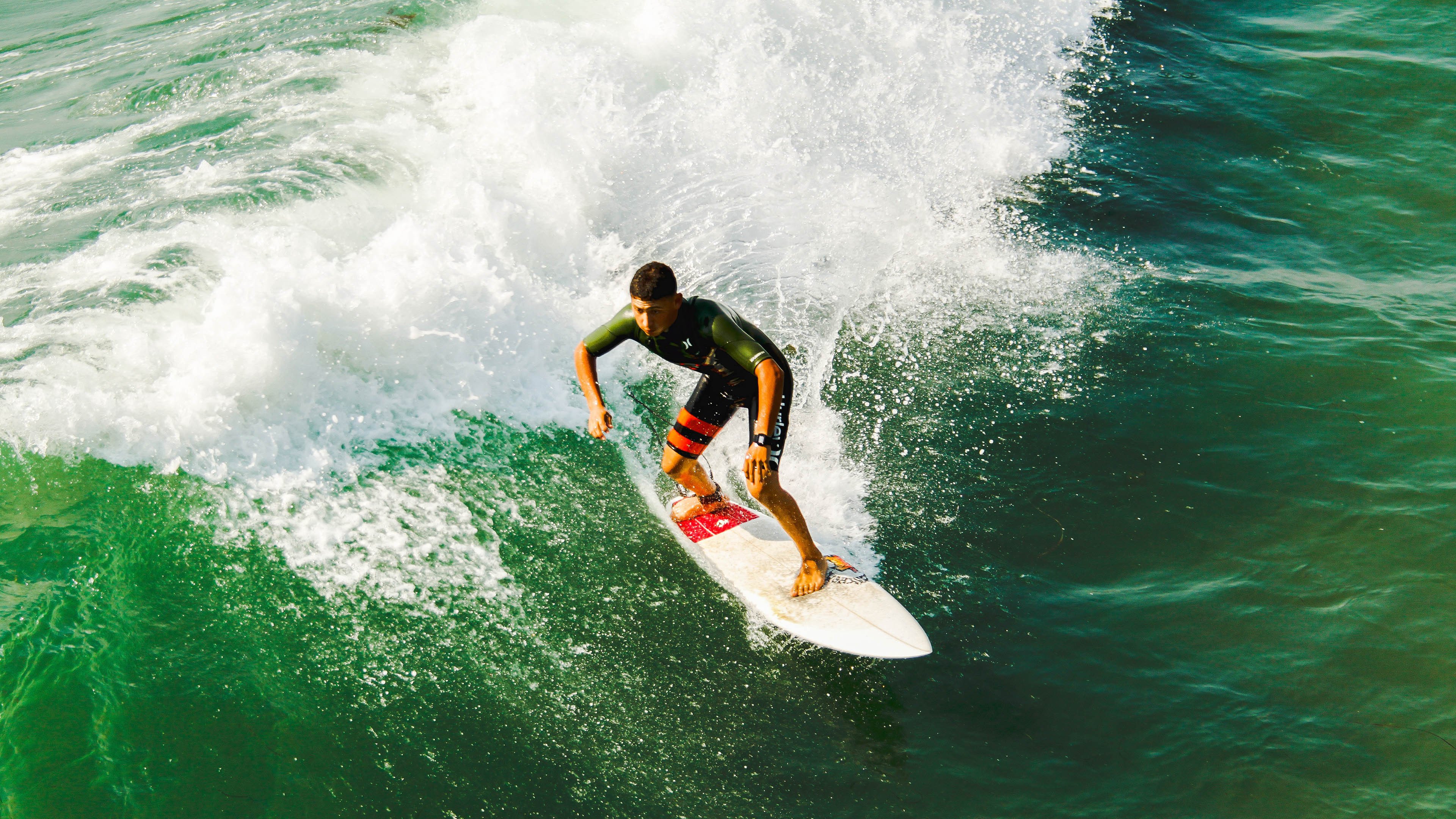 塞恩斯绝地反击，法拉利上演史诗逆转终结雷诺王朝